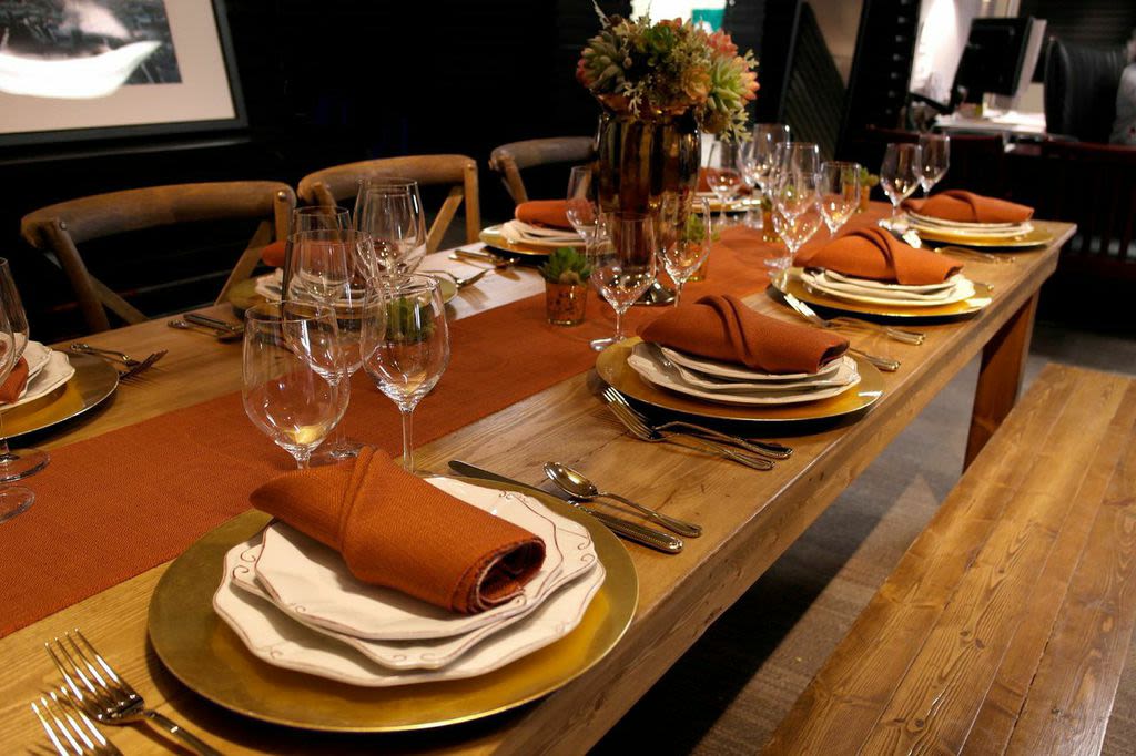 Seasonal Thanksgiving Tablescapes